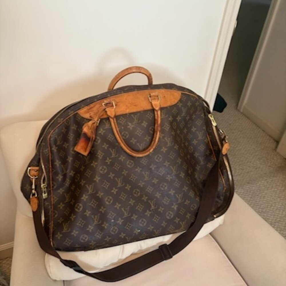 Louis Vuitton Classic Weekender